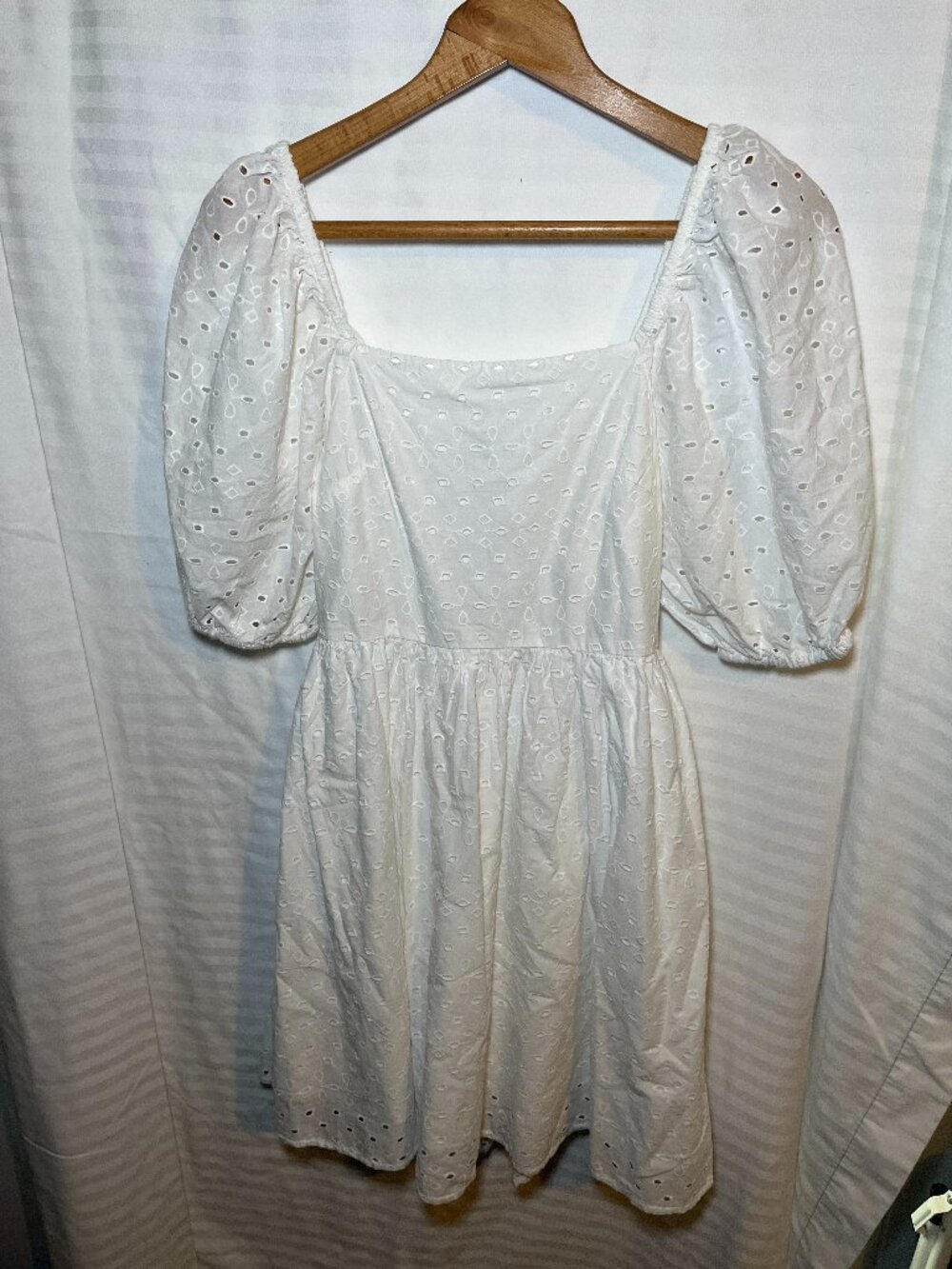 A New Day White Eyelet Puff Sleeve Open Back Dress Size Small 0307